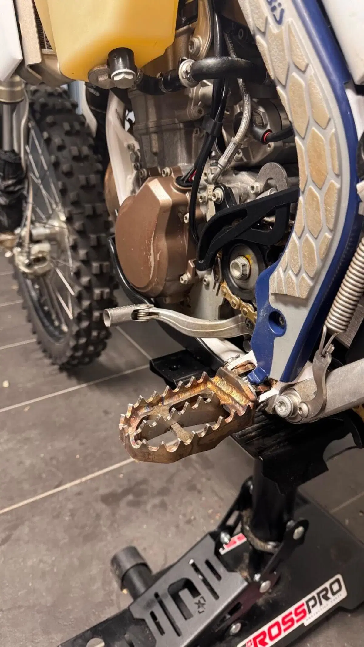Husqvarna FE 450 Heritage (2023) (4)