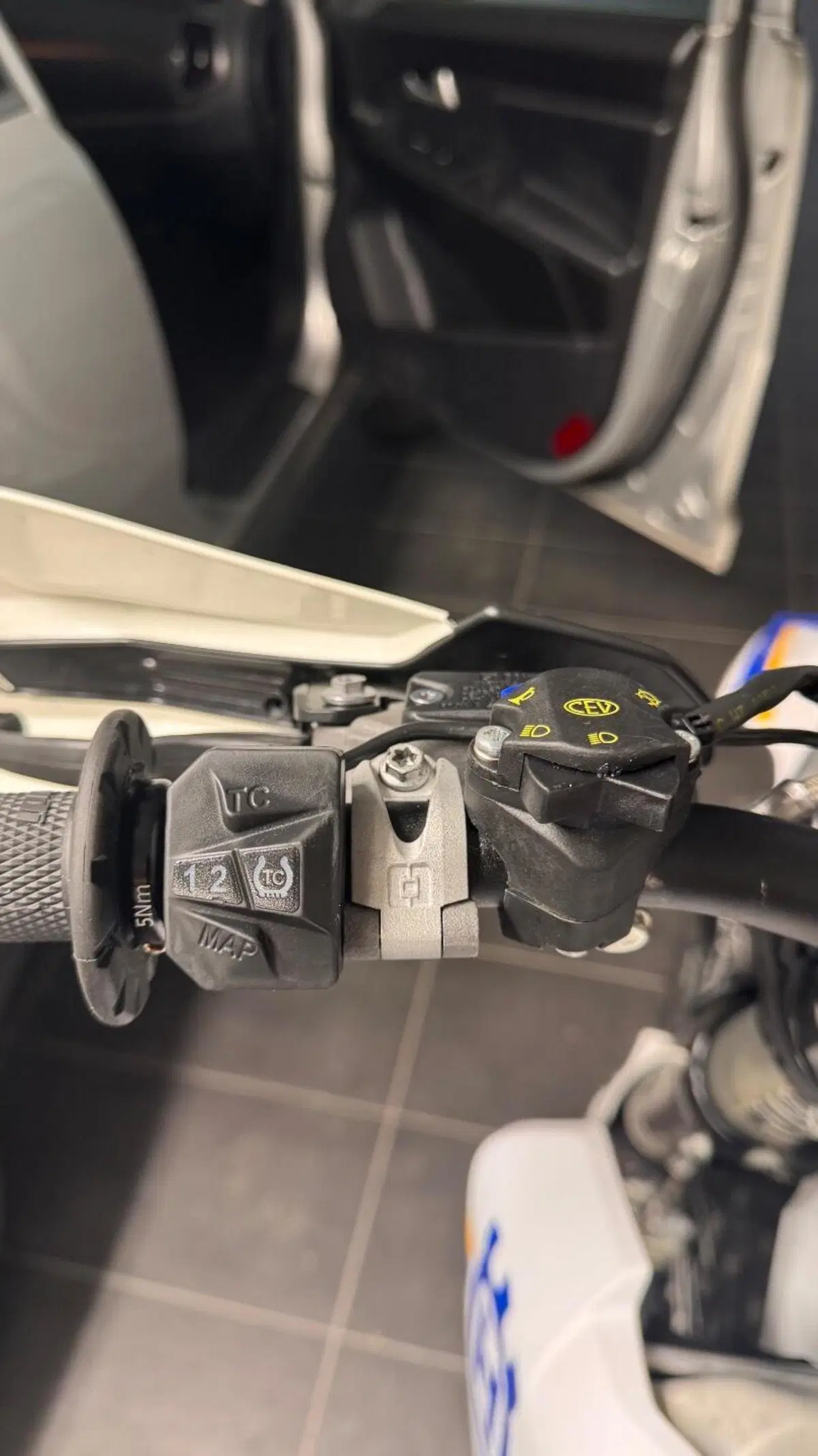Husqvarna FE 450 Heritage (2023) (8)