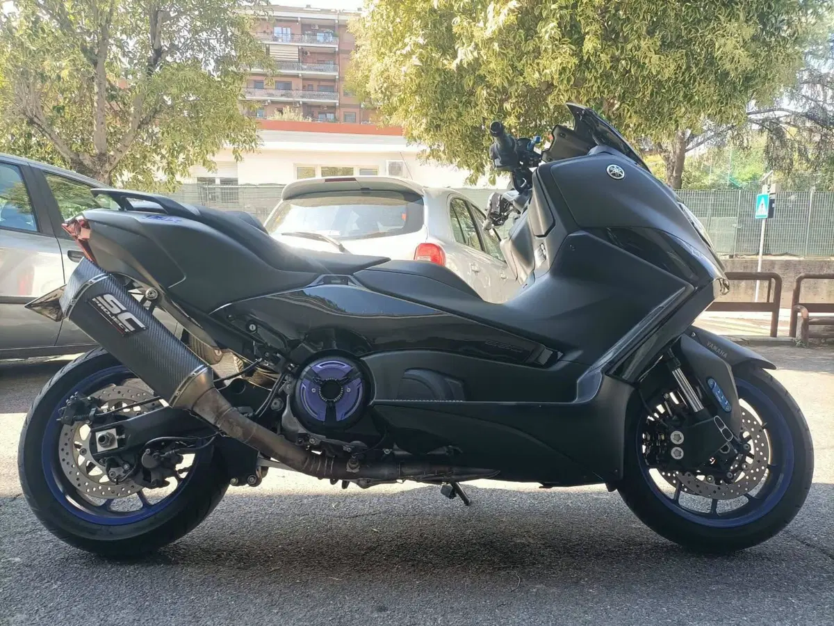 Yamaha T-Max 560 (2022 - 24) (4)