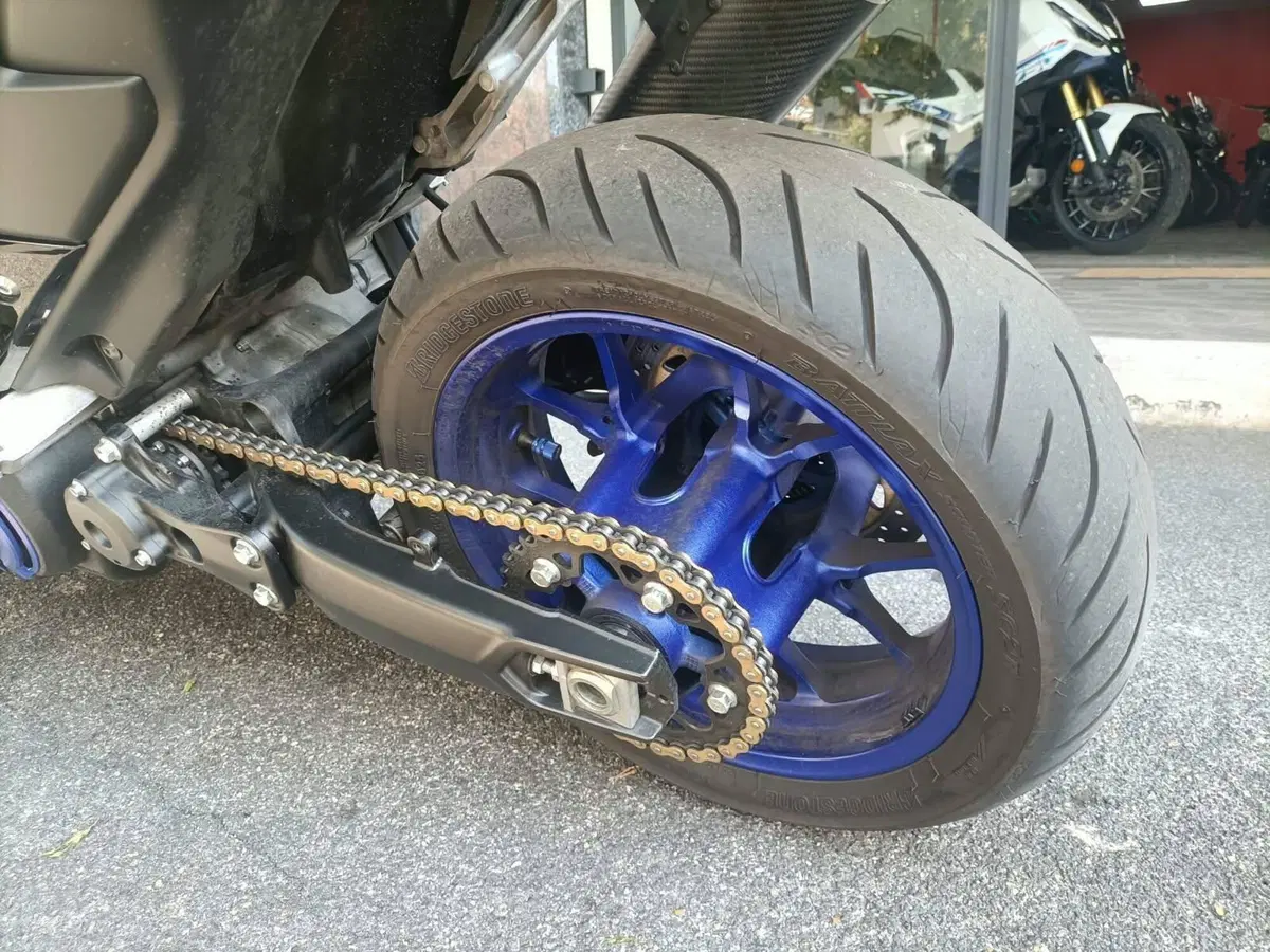 Yamaha T-Max 560 (2022 - 24) (5)