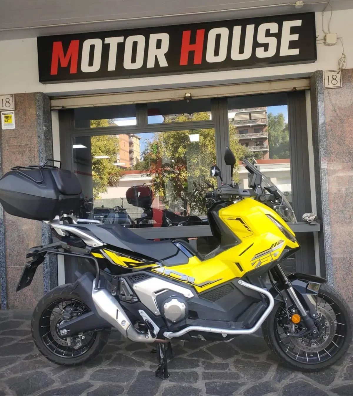 Honda X-ADV 750 Travel (2025 - 26) (4)