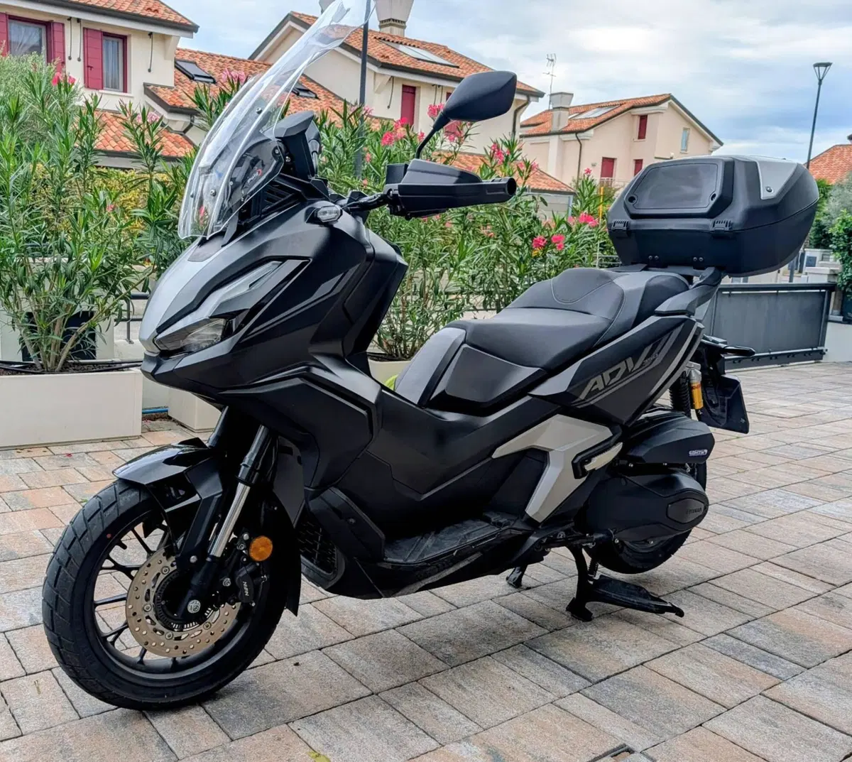 Honda ADV 350 Special Edition (2025 - 26) (2)