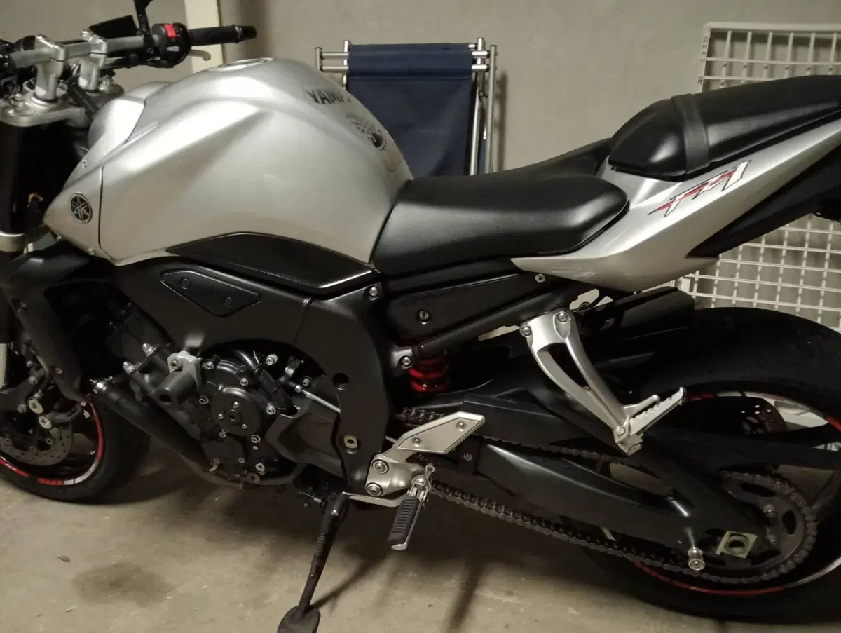 Yamaha FZ1 (2006 - 16) (4)