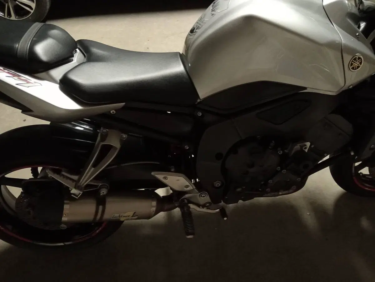 Yamaha FZ1 (2006 - 16) (5)