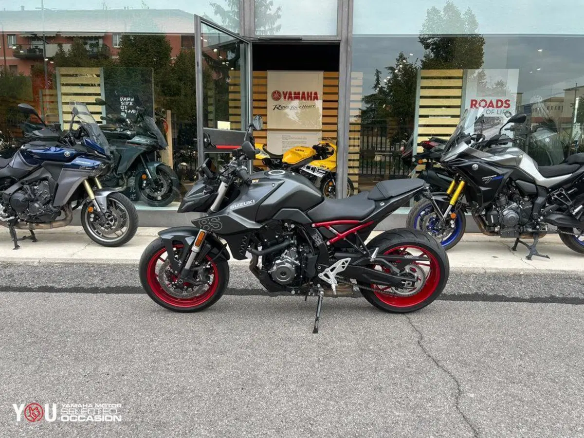 Suzuki GSX-8S (2025 - 26) (4)