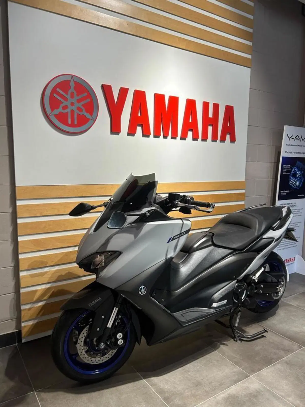 Yamaha T-Max 560 (2020 - 21) (4)