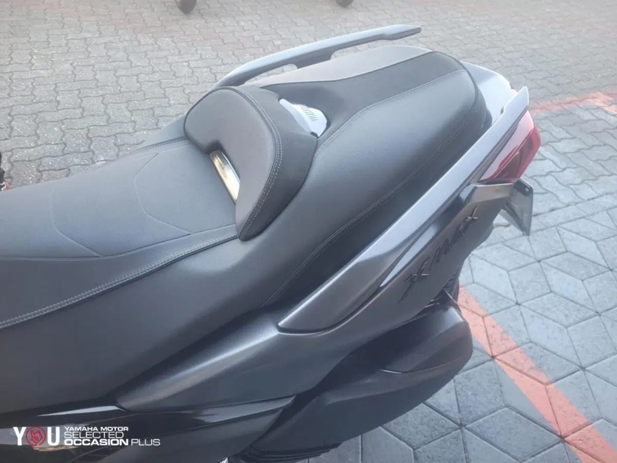 Yamaha X-Max 300 Tech Max (2025 - 26) (3)