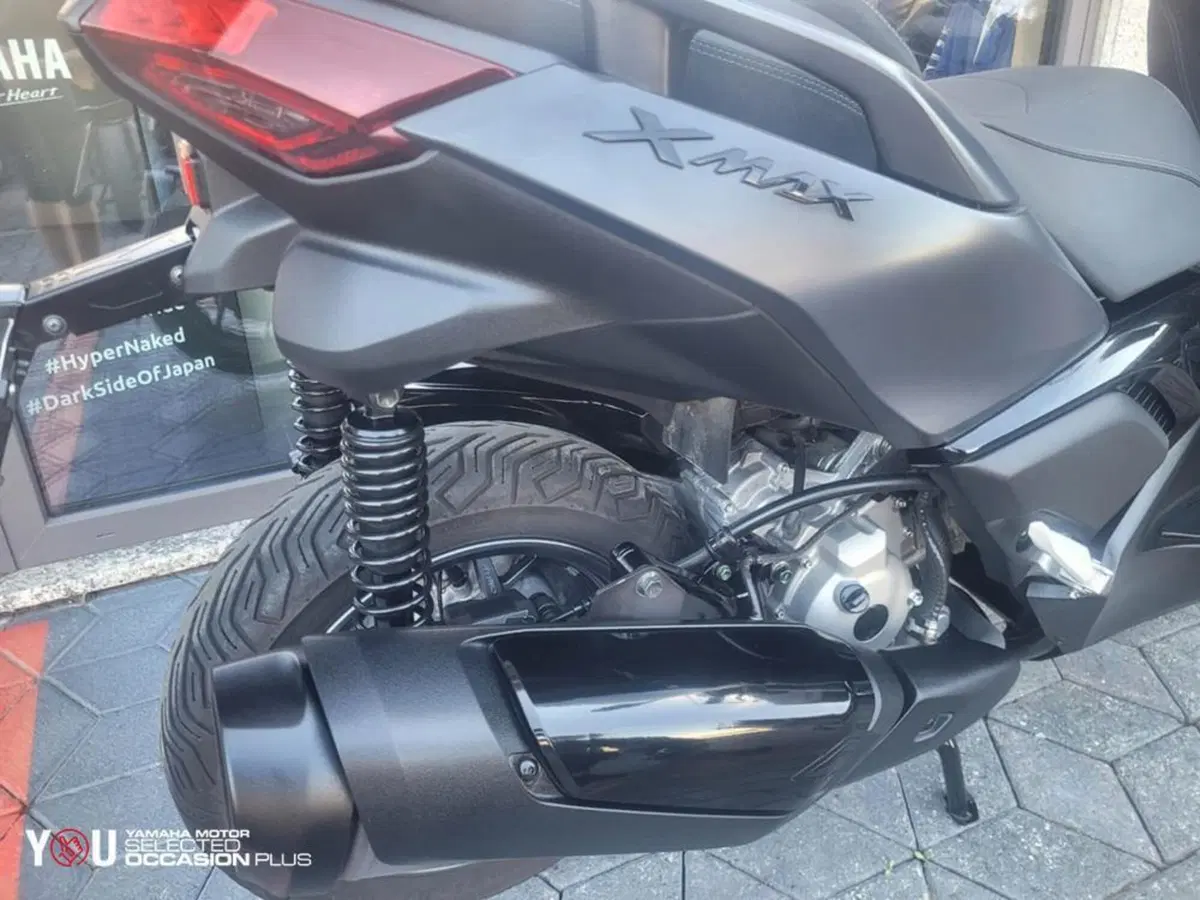 Yamaha X-Max 300 Tech Max (2025 - 26) (8)