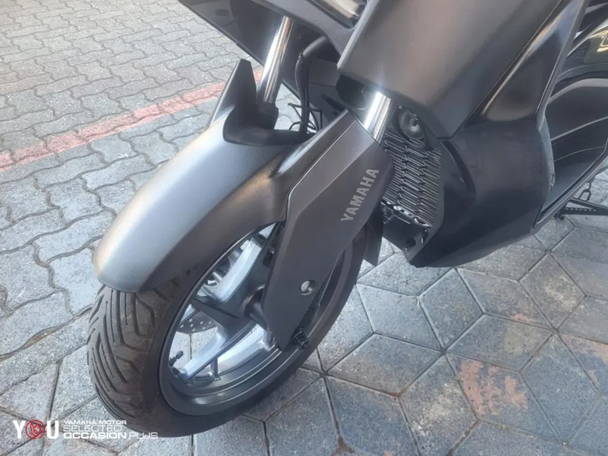 Yamaha X-Max 300 Tech Max (2025 - 26) (5)