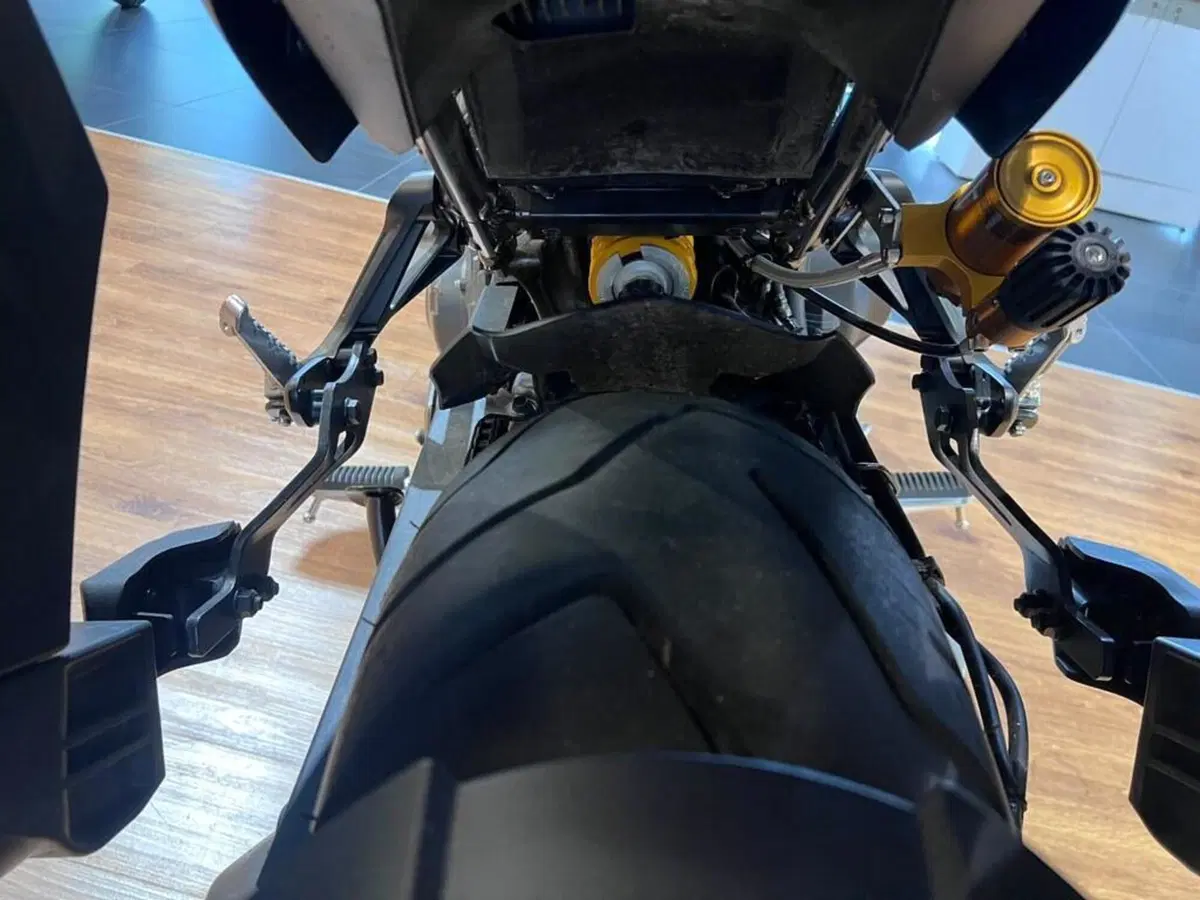 Yamaha Niken 890 GT (2023 - 26) (14)