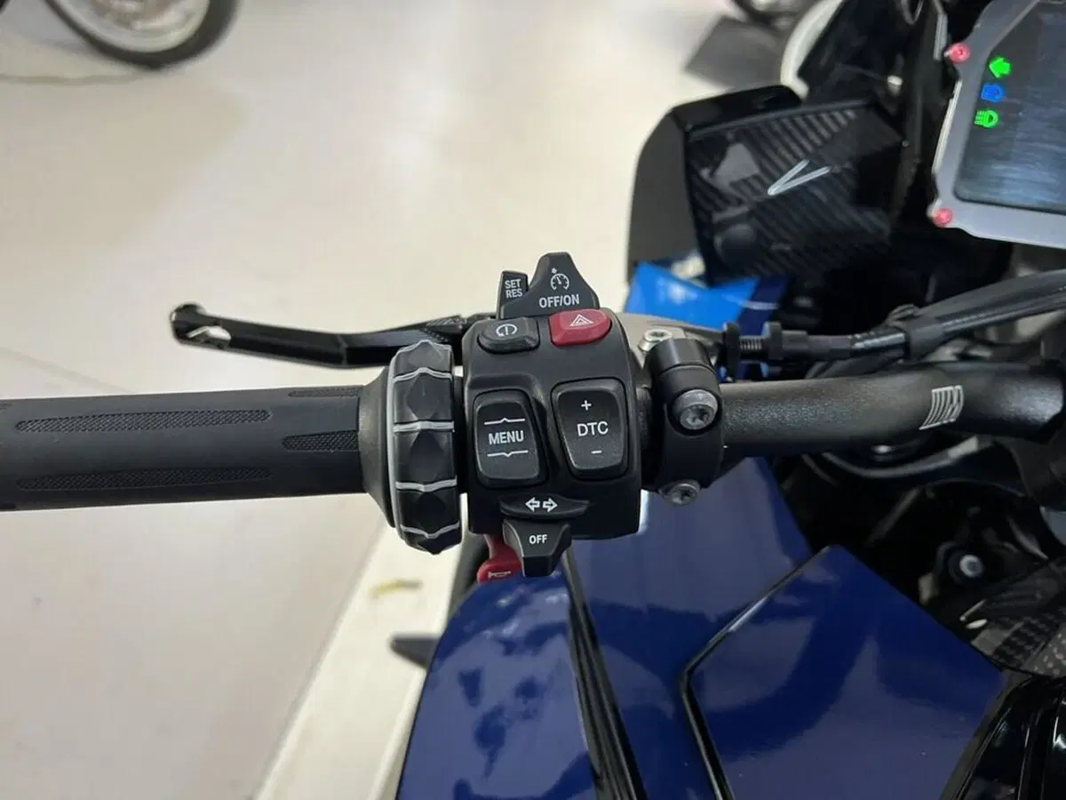 Bmw M 1000 XR (2024 - 27) (7)