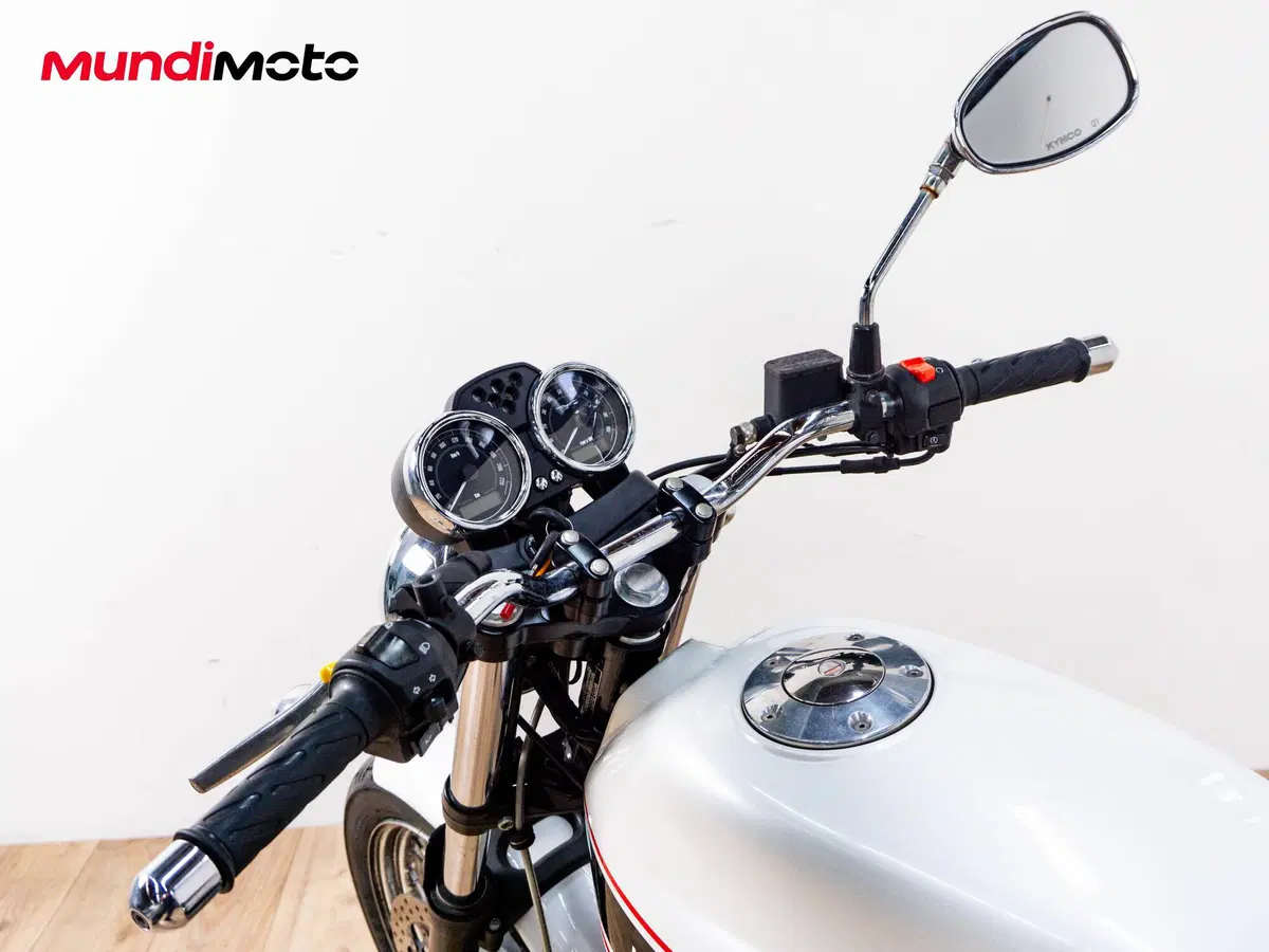 Moto Guzzi V7 Classic (2008 - 12) (8)