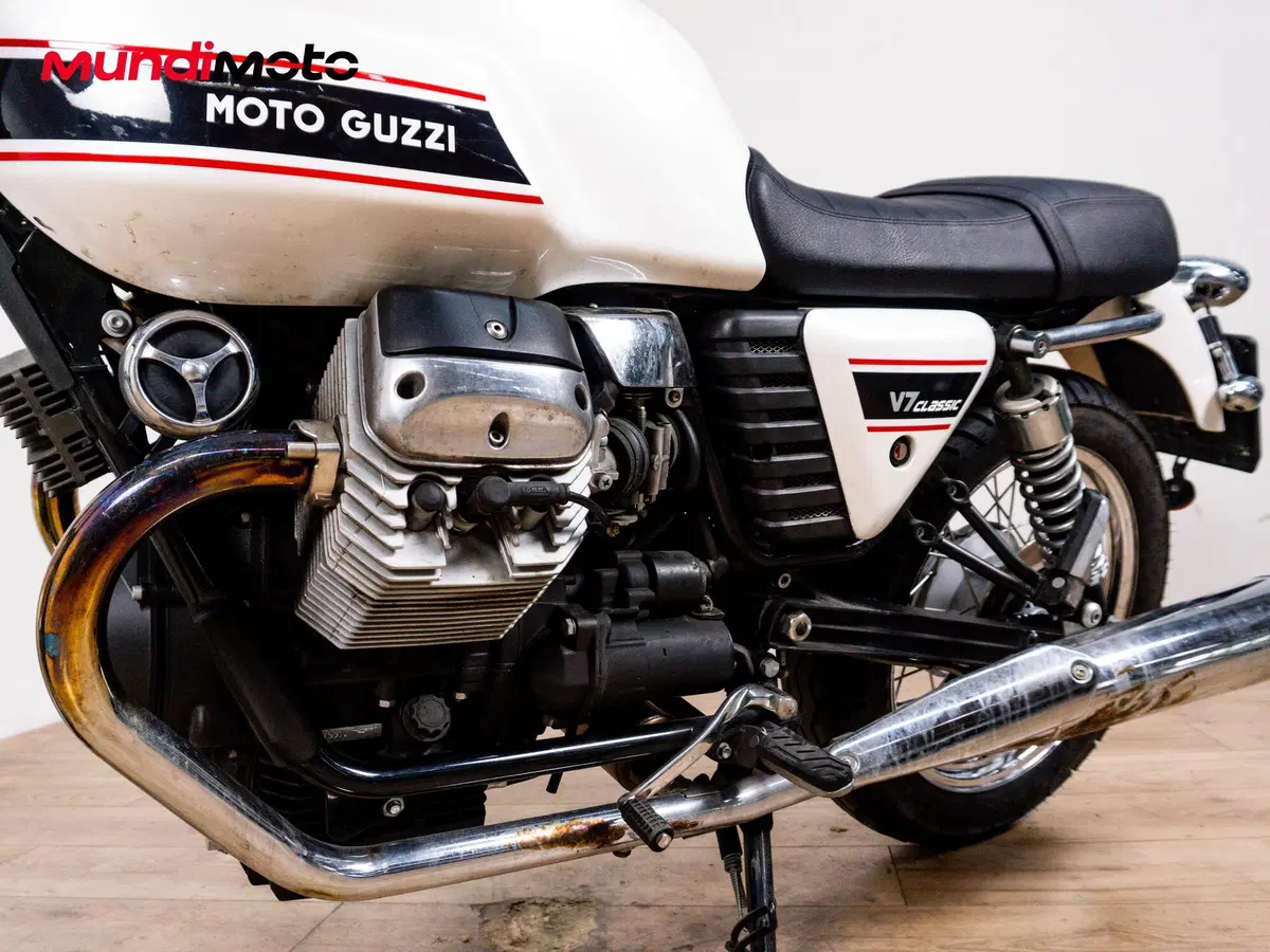 Moto Guzzi V7 Classic (2008 - 12) (7)