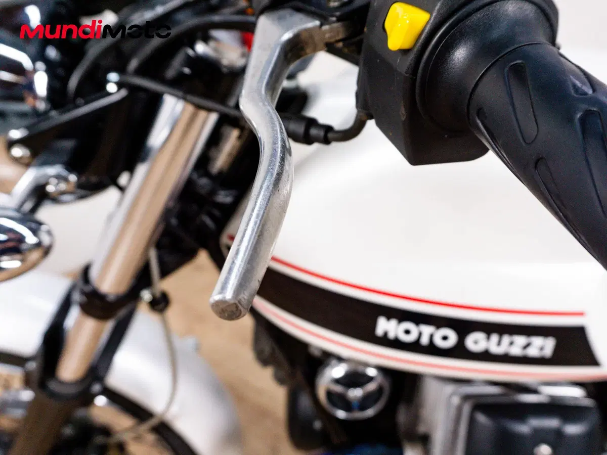 Moto Guzzi V7 Classic (2008 - 12) (11)