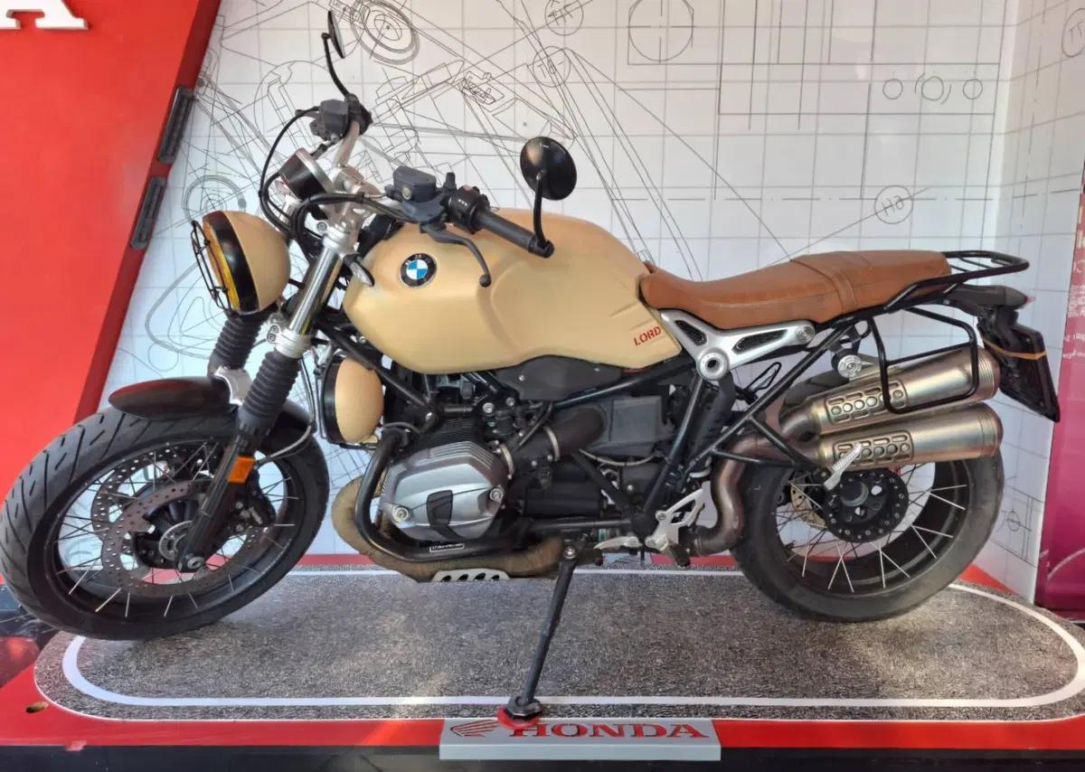 Bmw R nineT 1200 Scrambler (2016 - 20) (2)