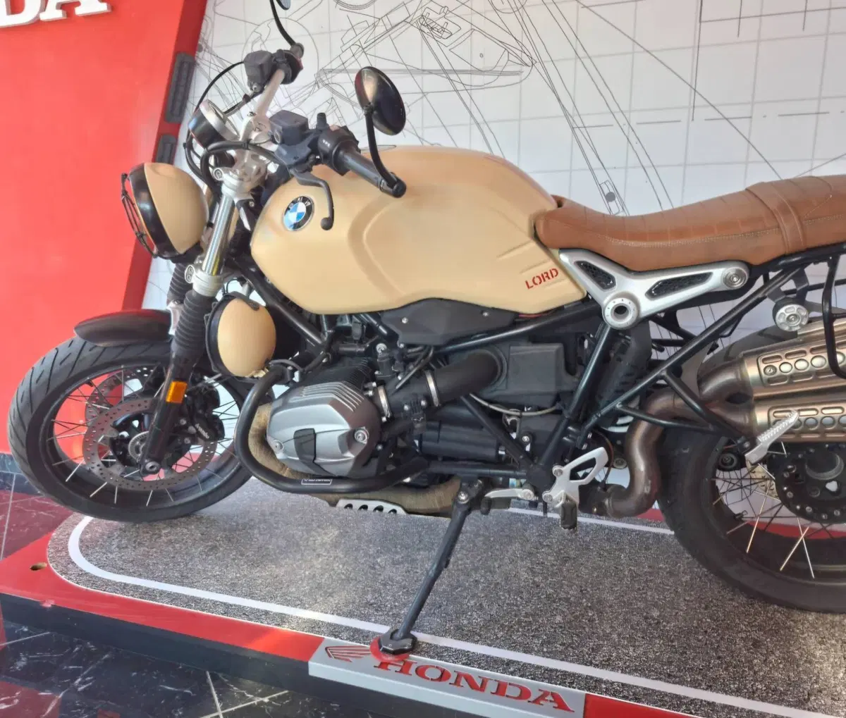 Bmw R nineT 1200 Scrambler (2016 - 20) (3)