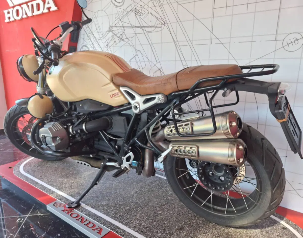Bmw R nineT 1200 Scrambler (2016 - 20) (6)