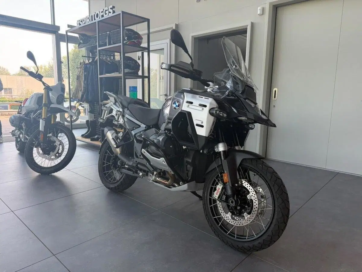 Bmw R 1300 GS Adventure Triple Black (2025 - 26) (2)