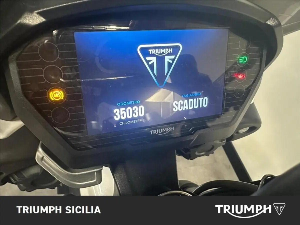 Triumph Street Triple RS (2017 - 19) (9)