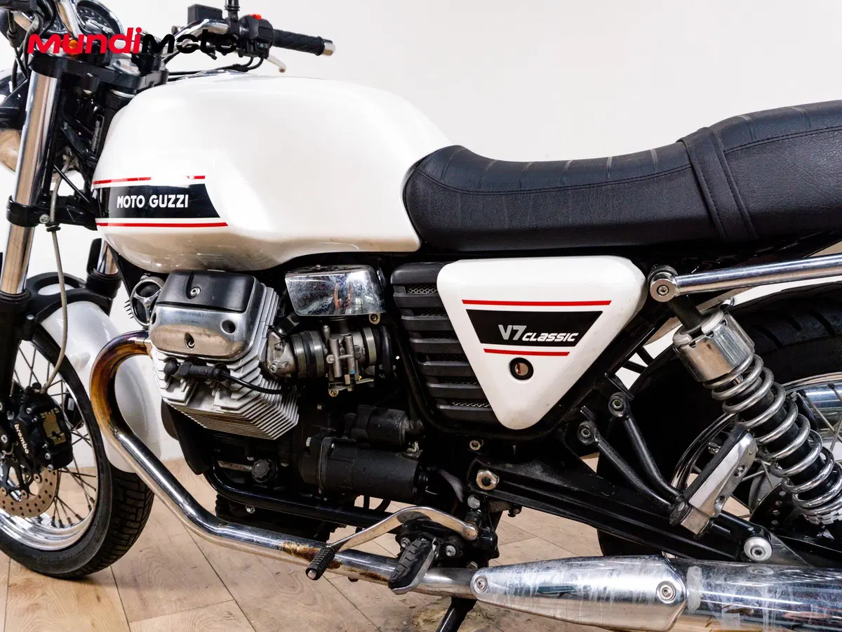 Moto Guzzi V7 Classic (2008 - 12) (10)