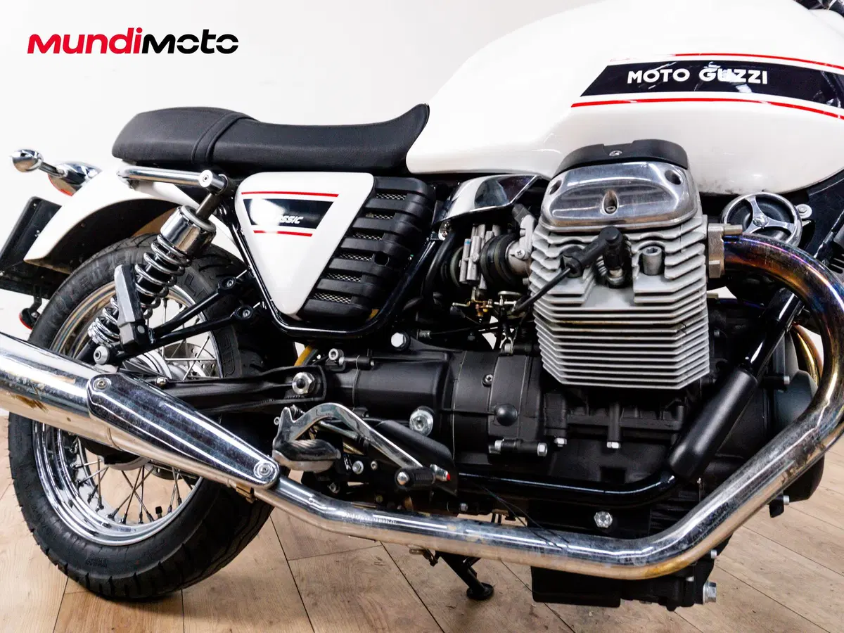Moto Guzzi V7 Classic (2008 - 12) (5)