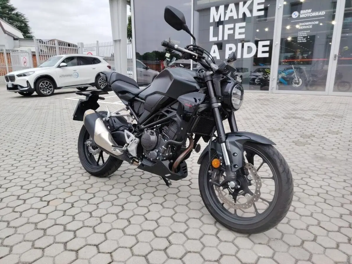 Honda CB 300 R (2022 - 26) (3)