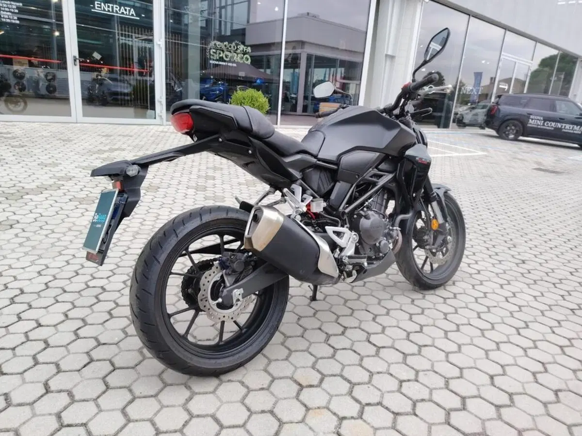 Honda CB 300 R (2022 - 26) (7)