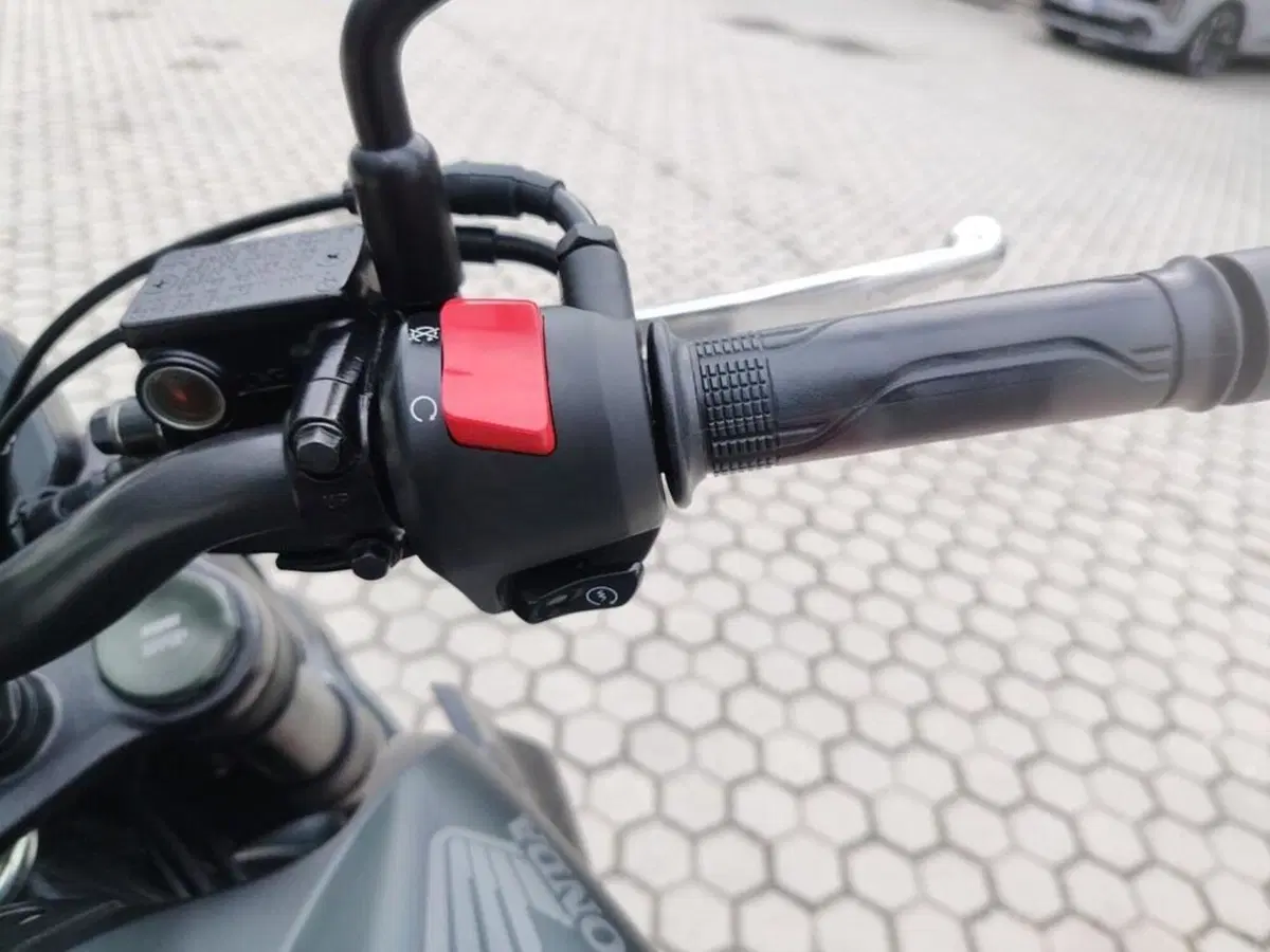 Honda CB 300 R (2022 - 26) (10)