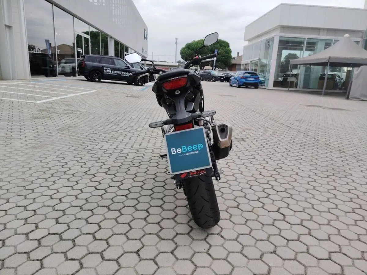 Honda CB 300 R (2022 - 26) (6)
