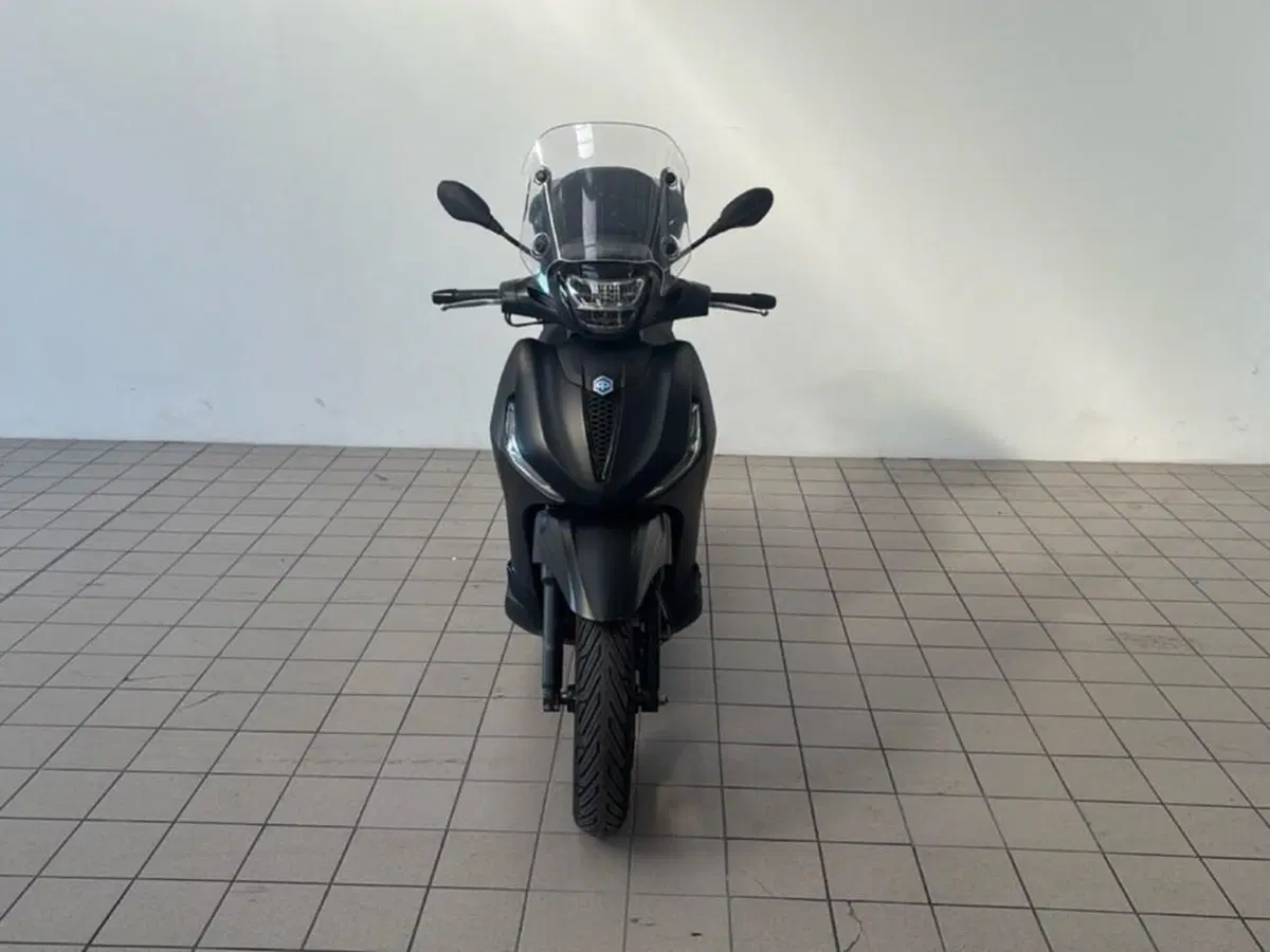 Piaggio Beverly 400 ABS-ASR (2021 - 24) (2)