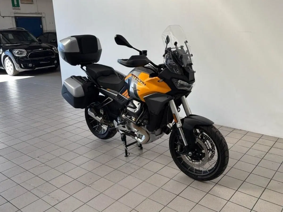 Moto Guzzi Stelvio (2024 - 26) (3)