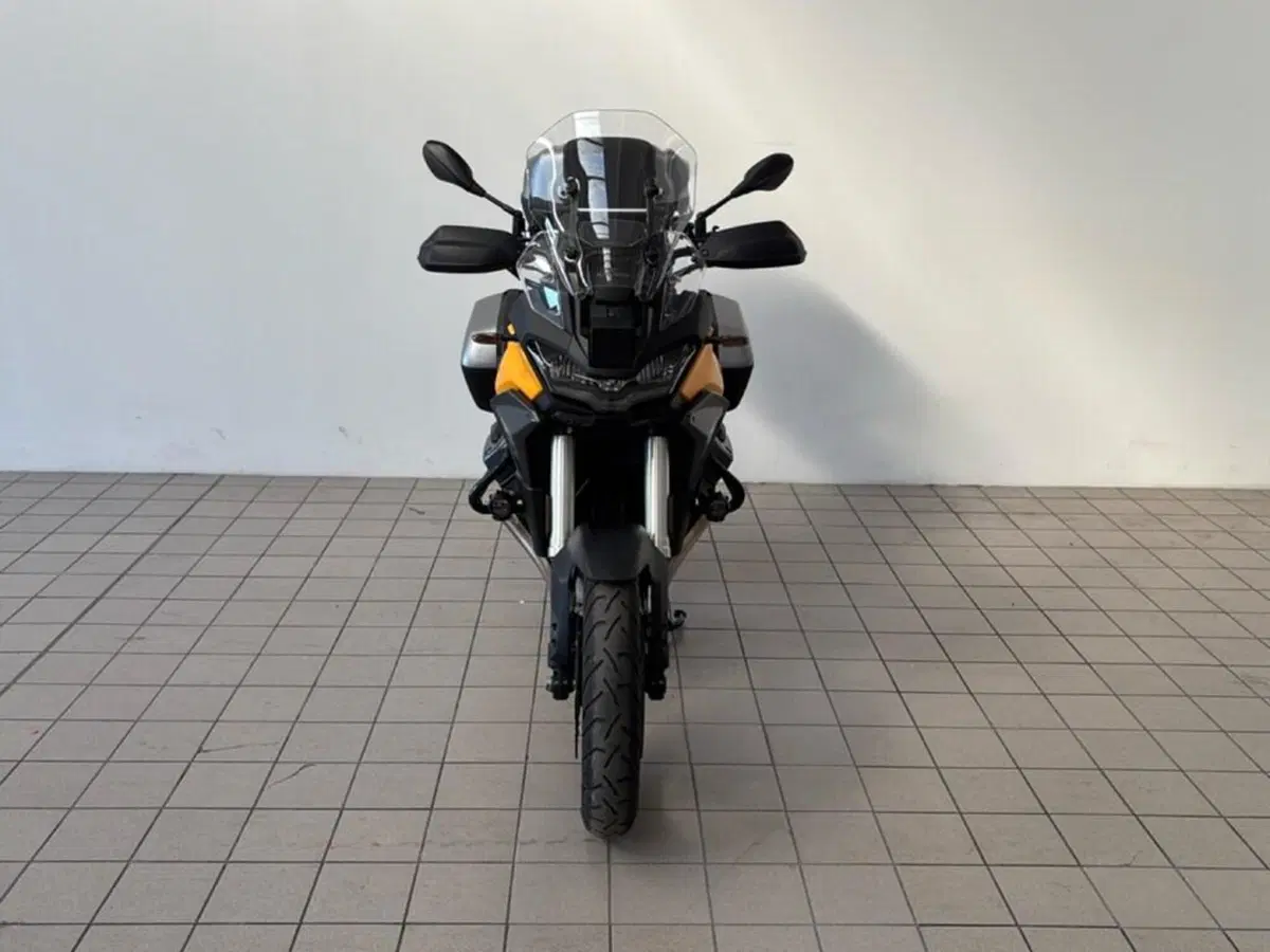 Moto Guzzi Stelvio (2024 - 26) (2)