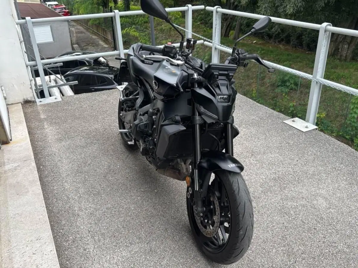 Yamaha MT-09 Y-AMT (2024 - 26) (3)