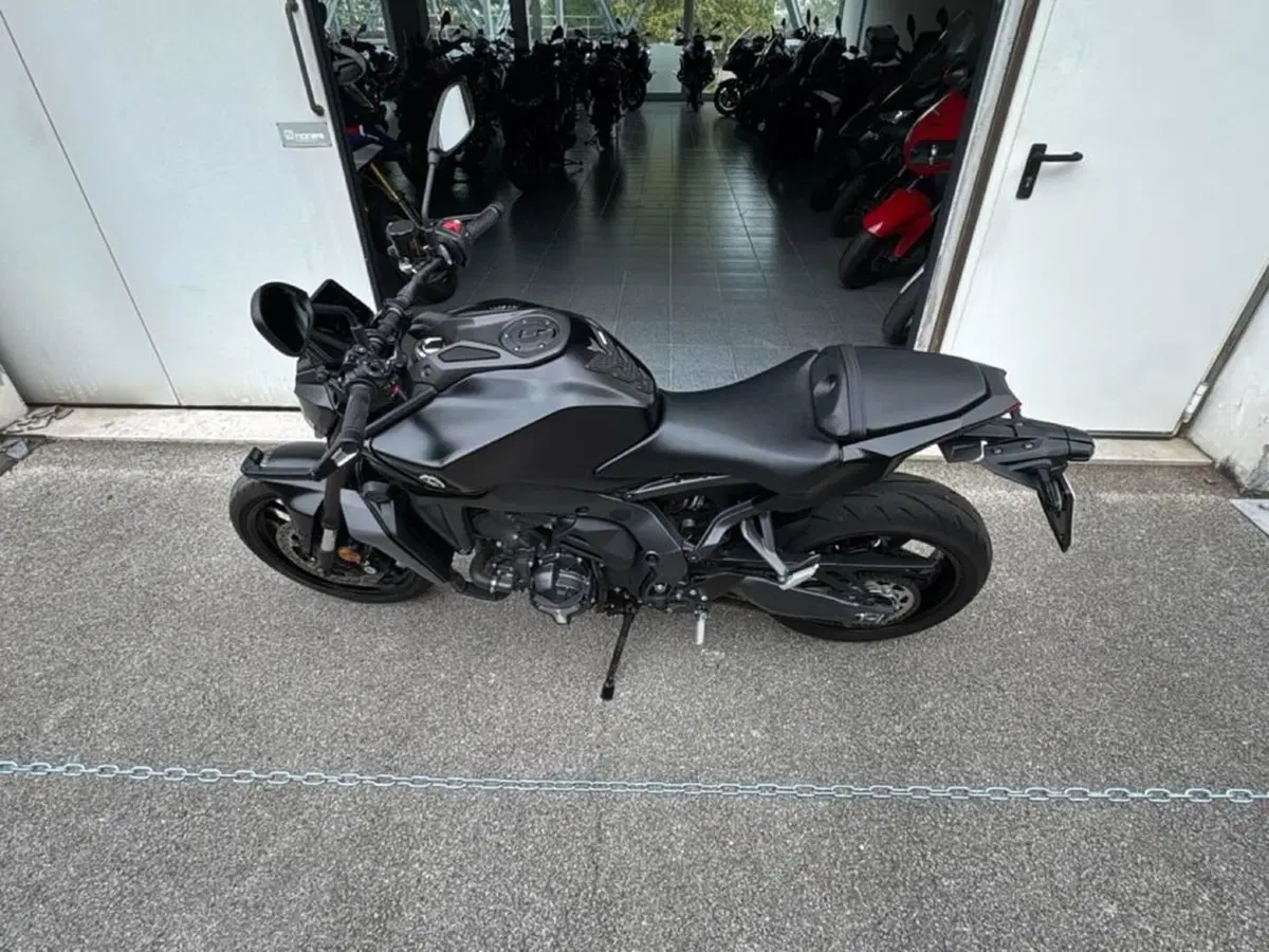 Yamaha MT-09 Y-AMT (2024 - 26) (4)