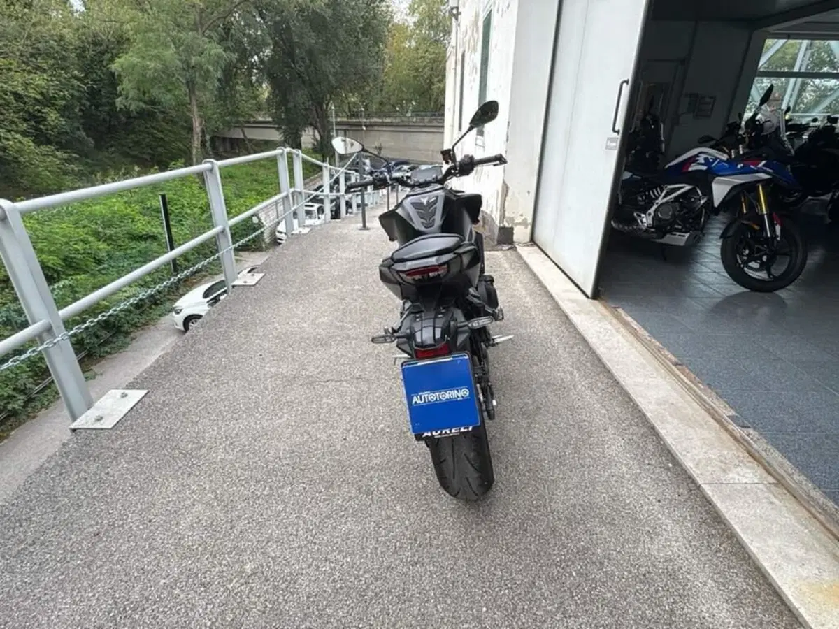 Yamaha MT-09 Y-AMT (2024 - 26) (6)