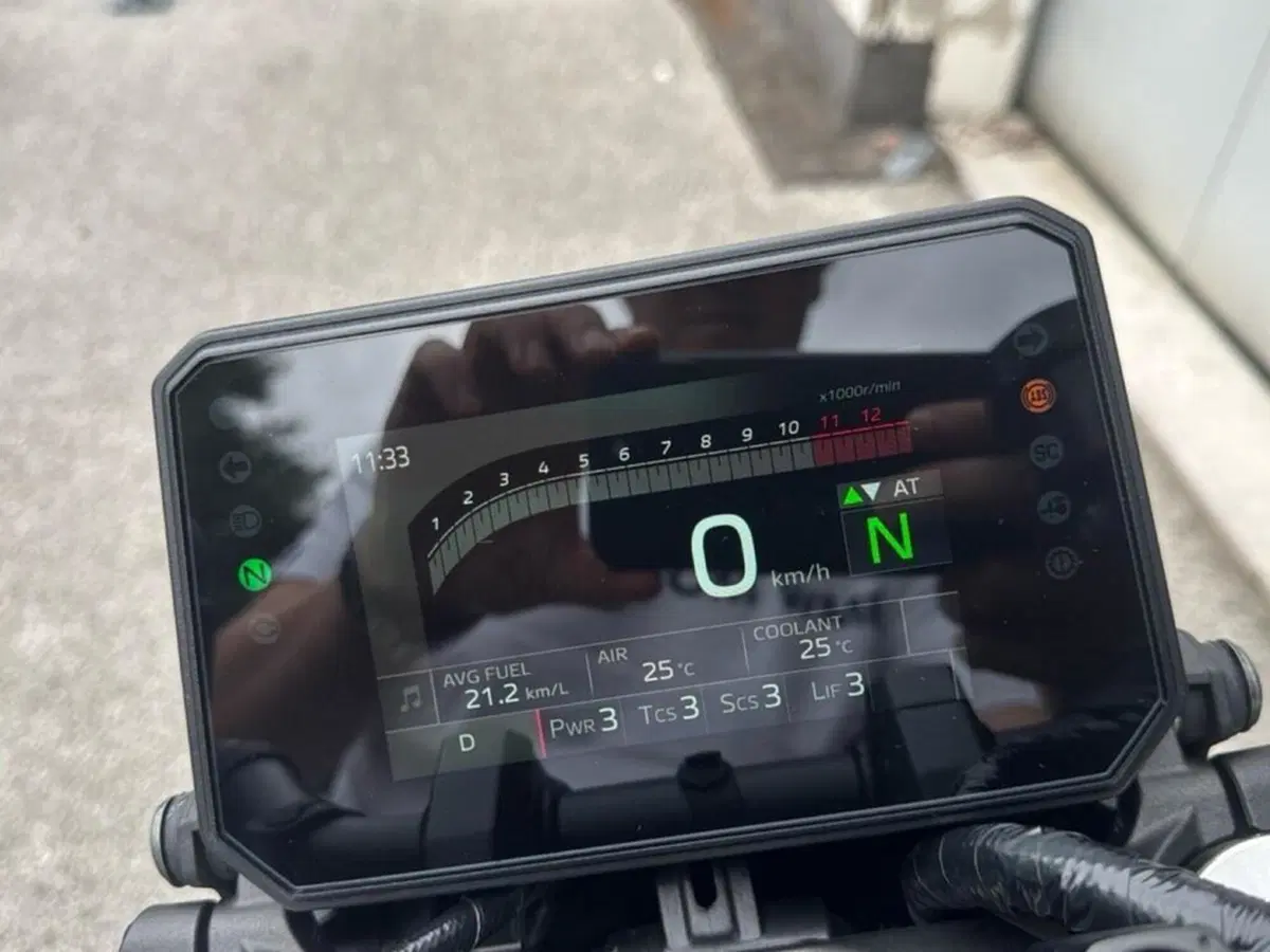 Yamaha MT-09 Y-AMT (2024 - 26) (11)