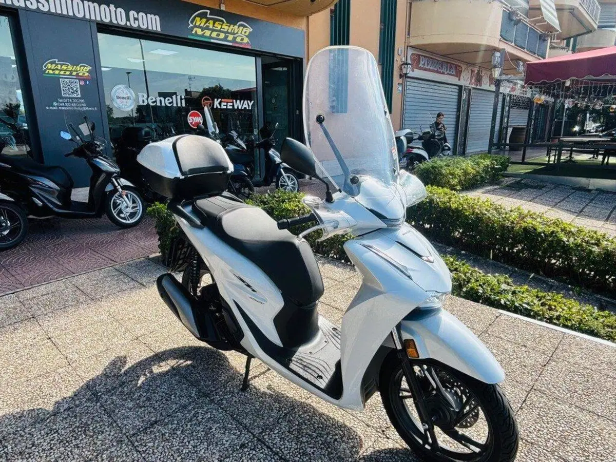 Honda SH 150i (2024 - 25) (6)
