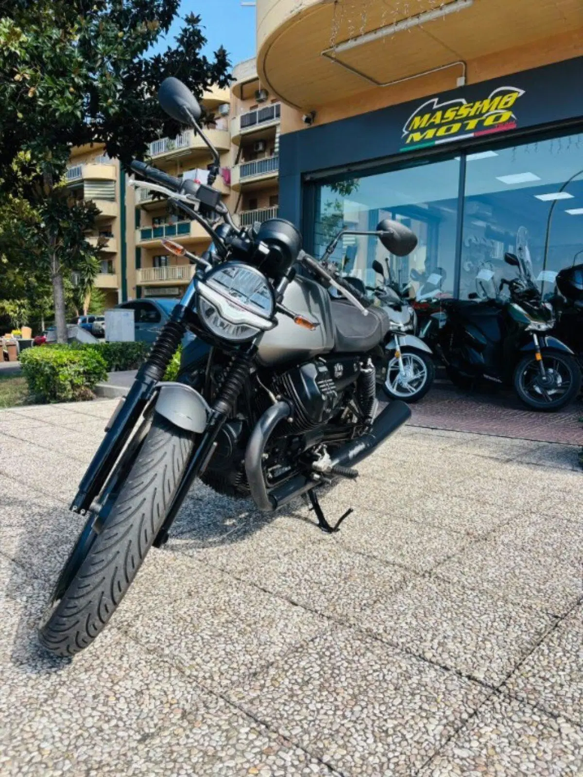 Moto Guzzi V7 Stone (2021 - 24)