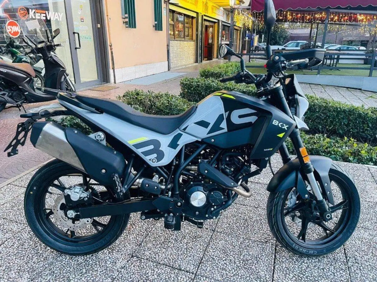 Benelli BKX 125 (2026) (4)