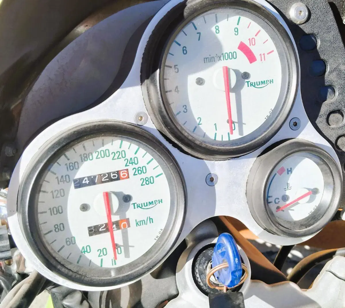 Triumph Speed Triple 955 (1998 - 01) (10)