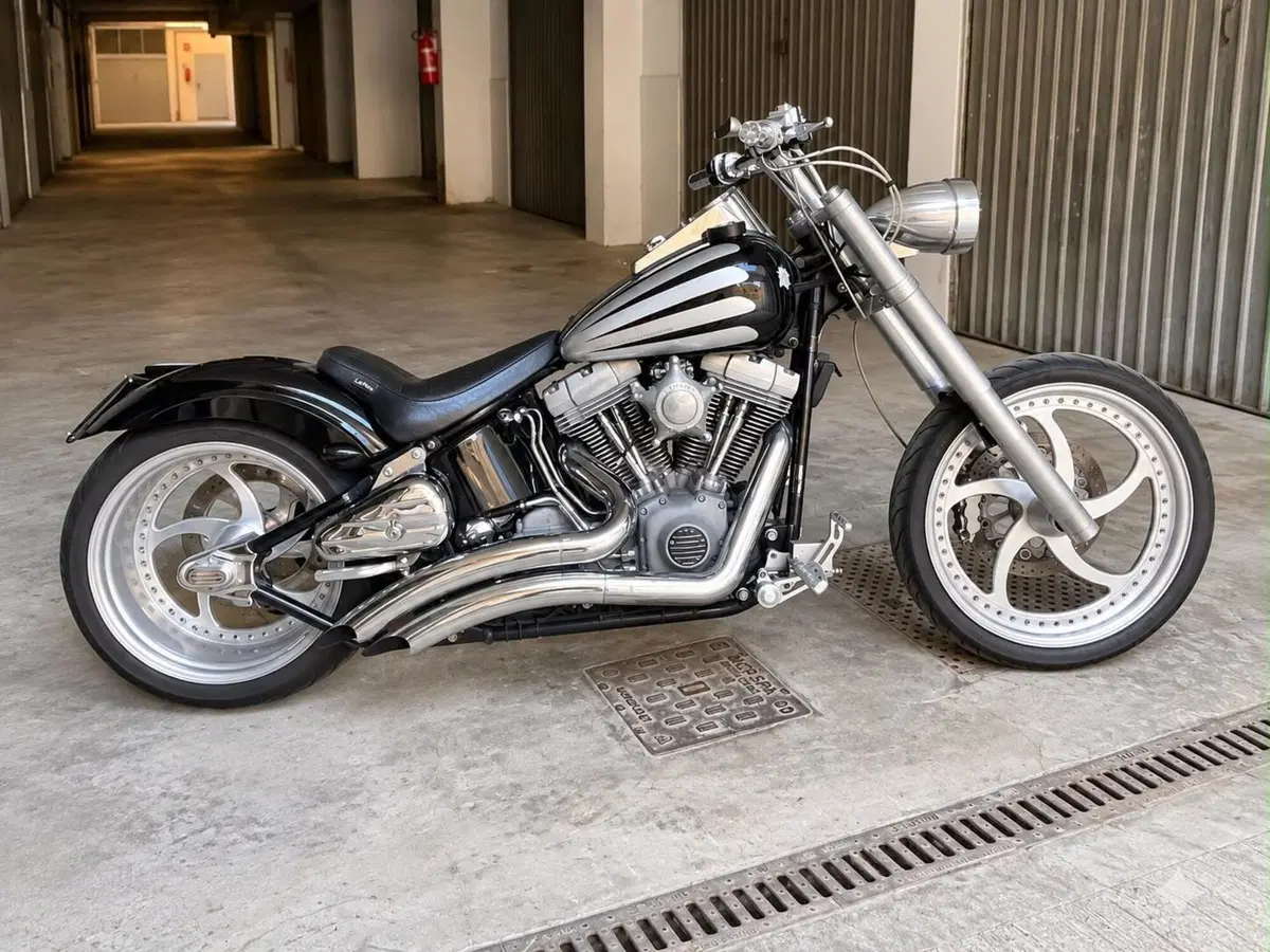 Harley-Davidson 1450 Standard (1999 - 01) - FXSTS