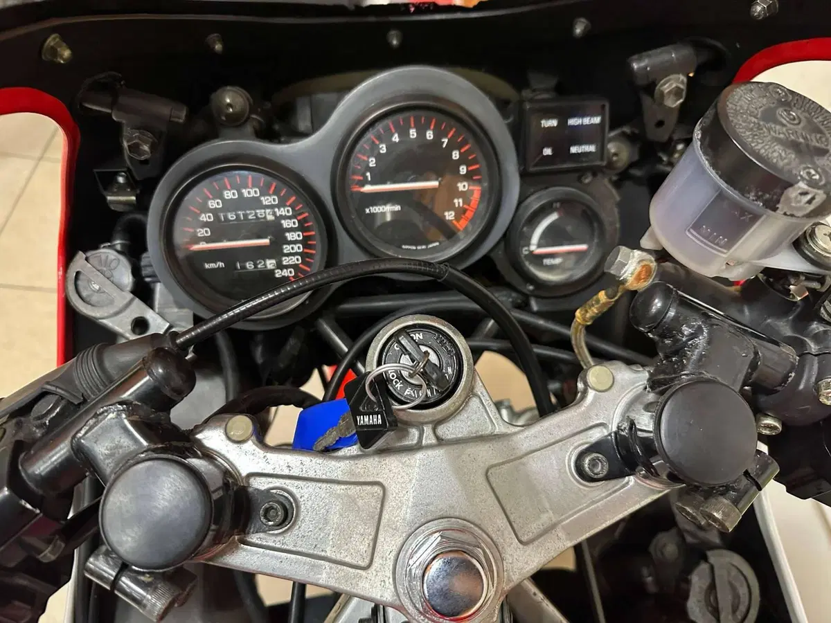 Yamaha RD 500 LC (8)