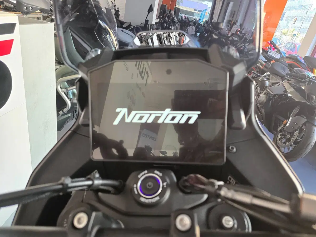 Norton Atlas Apex (2026) (15)