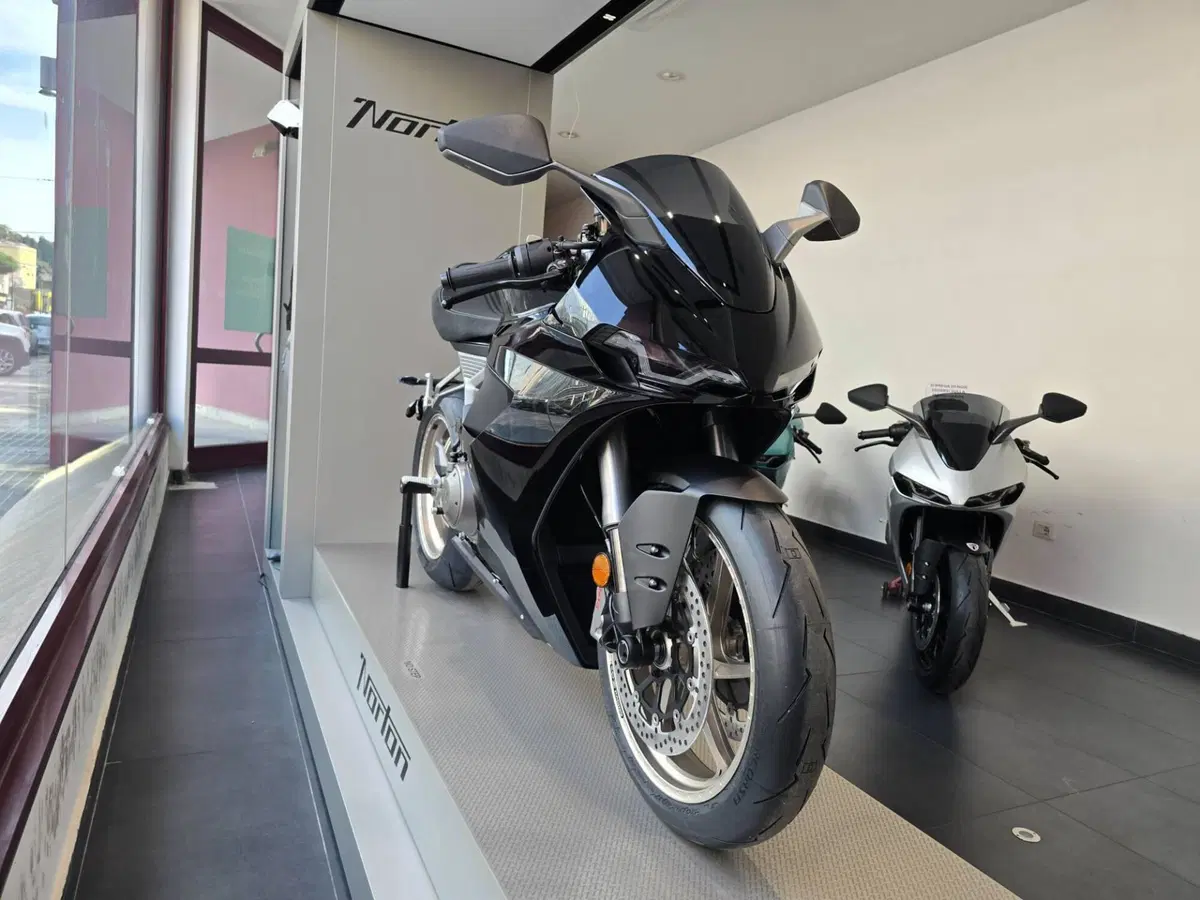 Norton Manx R (2026) (2)
