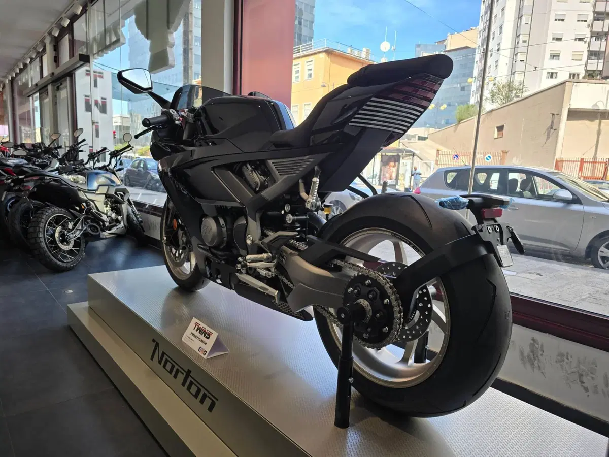 Norton Manx R (2026) (6)