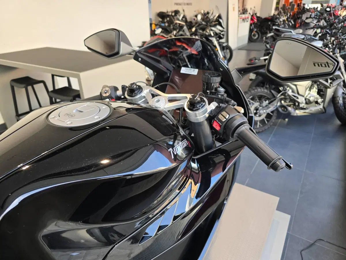 Norton Manx R (2026) (8)