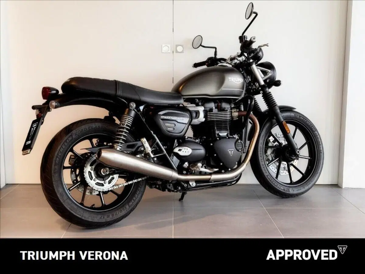 Triumph Street Twin 900 (2021 - 22) (3)