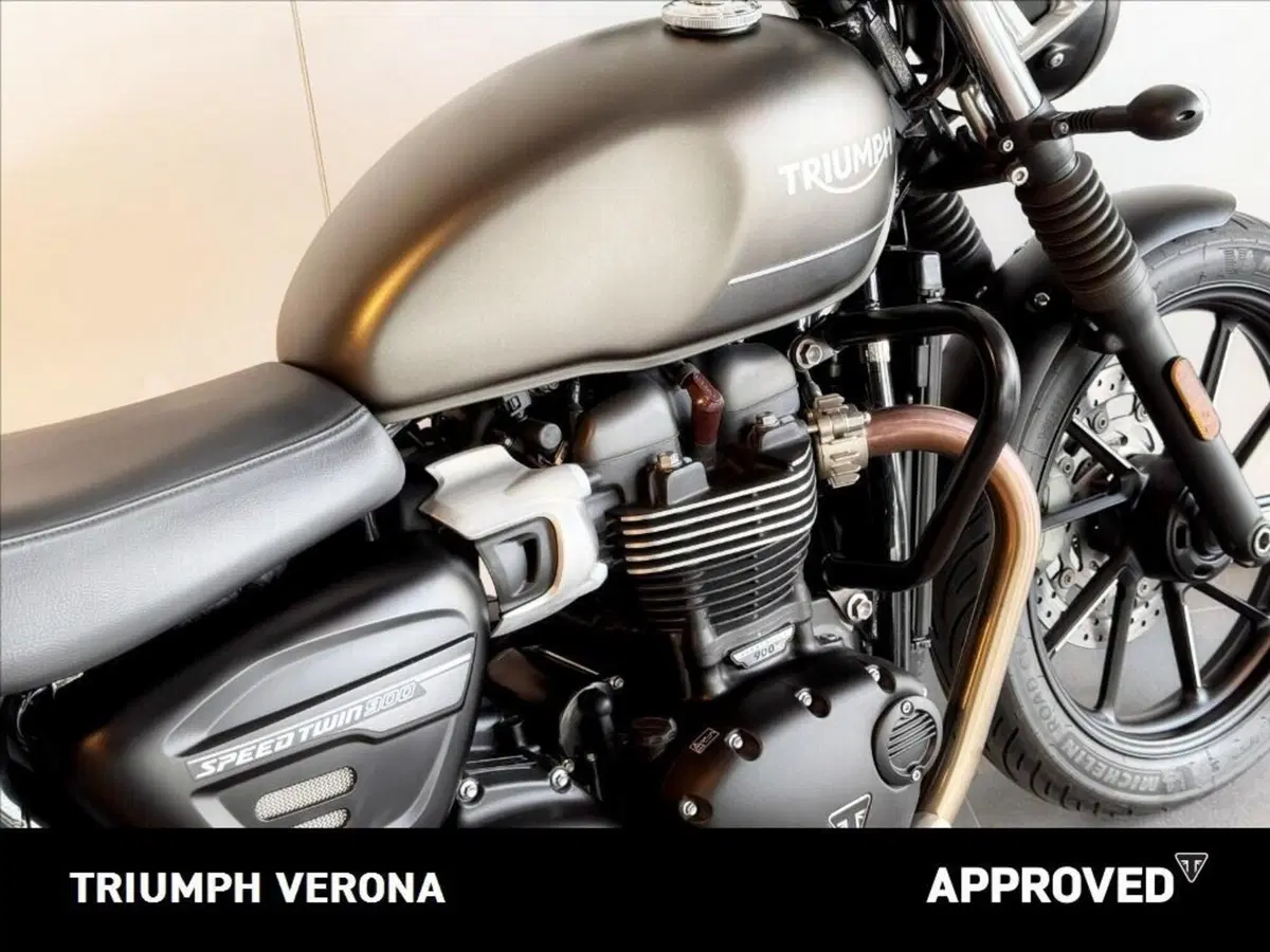 Triumph Street Twin 900 (2021 - 22) (6)