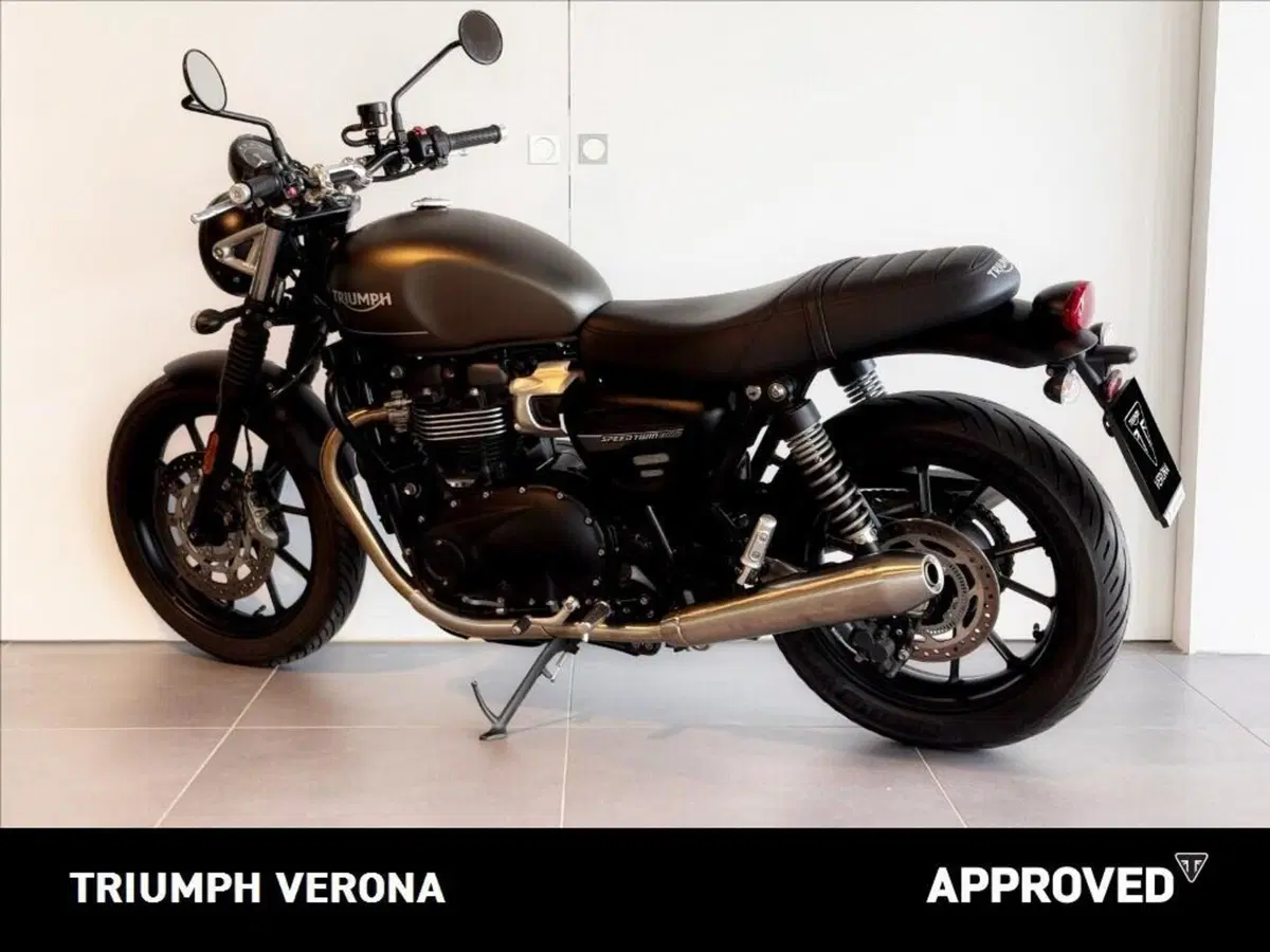 Triumph Street Twin 900 (2021 - 22) (7)