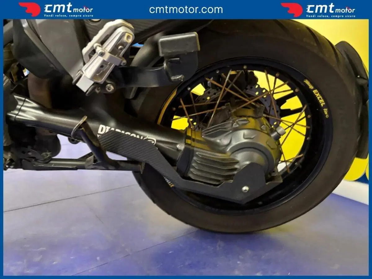 Yamaha XT1200Z Super Ténéré First Edition (2010 - 11) (7)